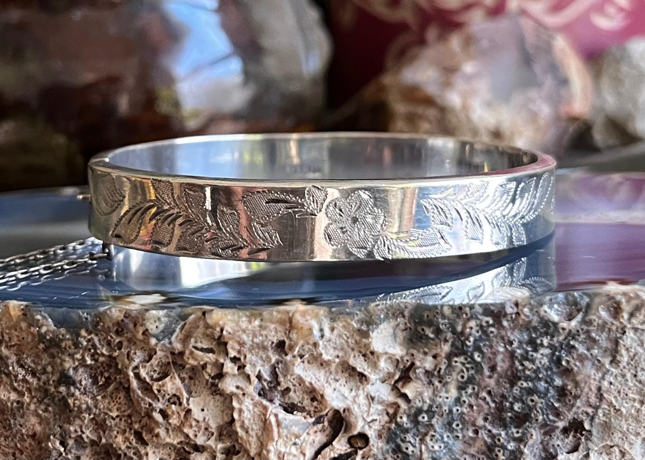 Vintage Thai Sterling Silver Flower Engraved Clamper Bangle