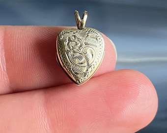 Winzige Vintage Gold Ton Sterling Silber gravierte Herz Foto Medaillon
