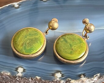 Vintage Green Marbled Bakelite Drop Dangle Screw Back Earrings
