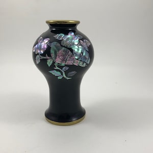 Vintage Chinese zwart emaille Abalone parelmoer vogels en bloemen over koperen vaas