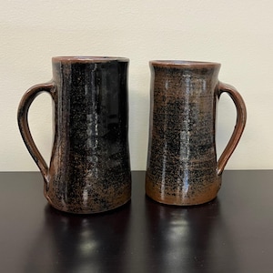 Paire de grandes tasses à café en céramique faites main pour studio de poterie