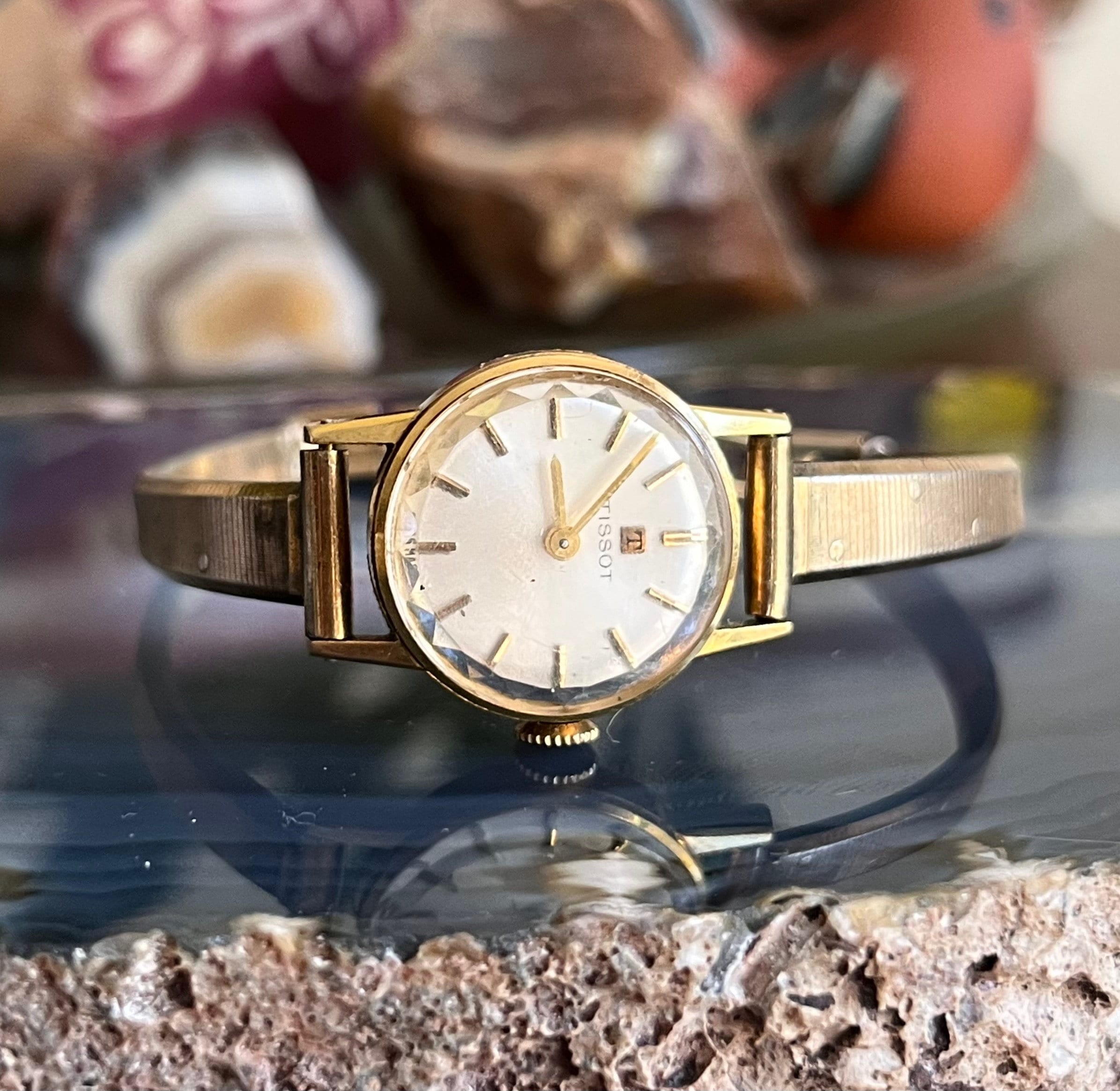 Vintage Mid Century Tissot 18K Gold Ladies Wrist Watch Gold Vintage Mid Century Tissot 18K Gold Ladies Wrist Watch Gold