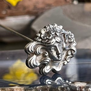 Alfiler de sombrero Art Nouveau de plata de ley antigua para dama