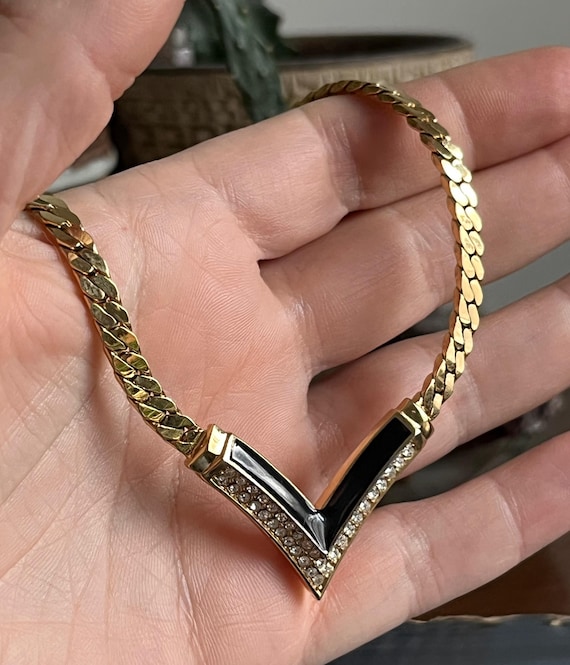 Christian Dior Vラインヴィンテージネックレス Vintage Christian Dior Gold Tone Rhinestone Black Enamel V