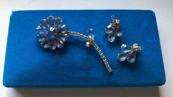 Vintage Mid Century DeLizza Elster Juliana Open Backed Blue Rhinestone Flower Brooch and Clip On Earrings