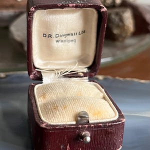 Boîte présentoir à boutons-poussoirs antique DR Dingwall Pre Birks en cuir velours soie Pre Birks