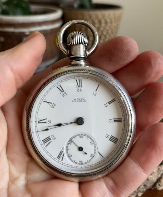 d*7様 AMERICAN Waltham Watch Co. 懐中時計 コレク Antique A.W. Co Waltham Stag Engraved Silver Open Faced Pocket