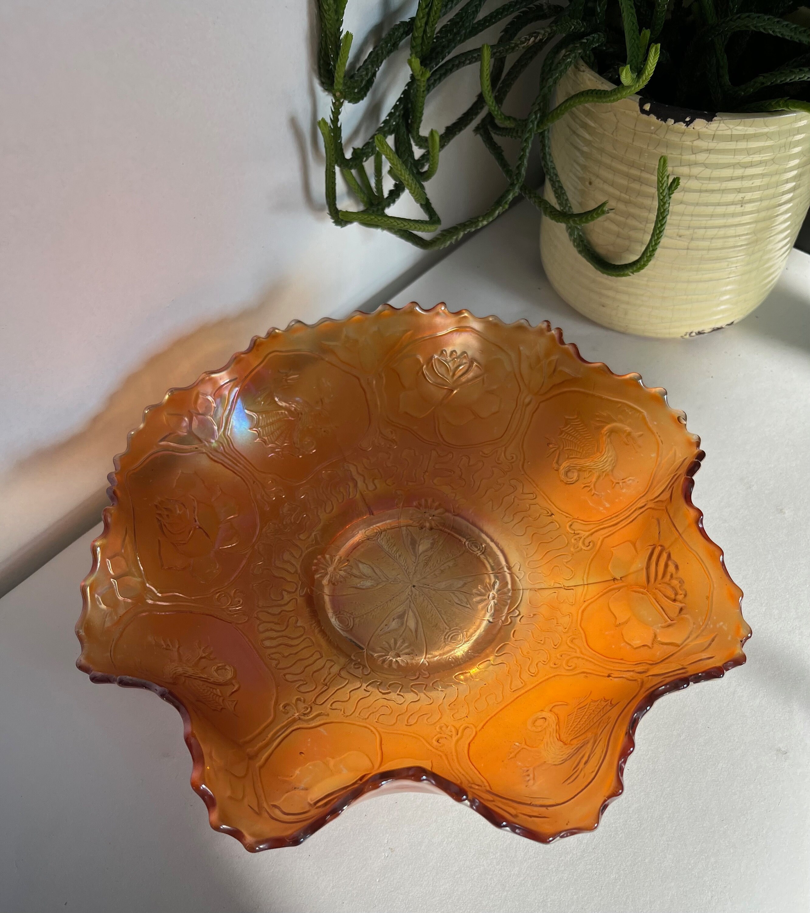 アンティーク　カーニバルガラス　ボウル　アメリカ製　ドラゴン&ロータス アンティークのフェントン「ドラゴンとロータス」カーニバル