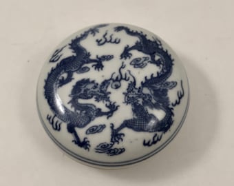 Vintage Chinese Jingdezhen Zhi Blue & White Porcelain 5-clawed Dragon Trinket Jewelry Dresser Seal Paste Box