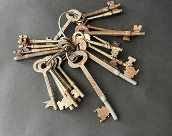 Collection of 20 Vintage Antique Skeleton Keys
