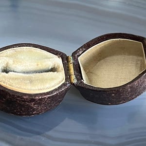 Antique Victorian Leather Engagement Wedding Proposal Ring Display Gift Box