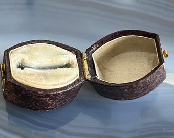 Antique Victorian Leather Engagement Wedding Proposal Ring Display Gift Box