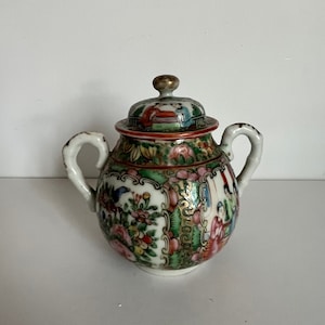 Antique Chinese Export Rose Medallion Sugar Bowl 19th Century