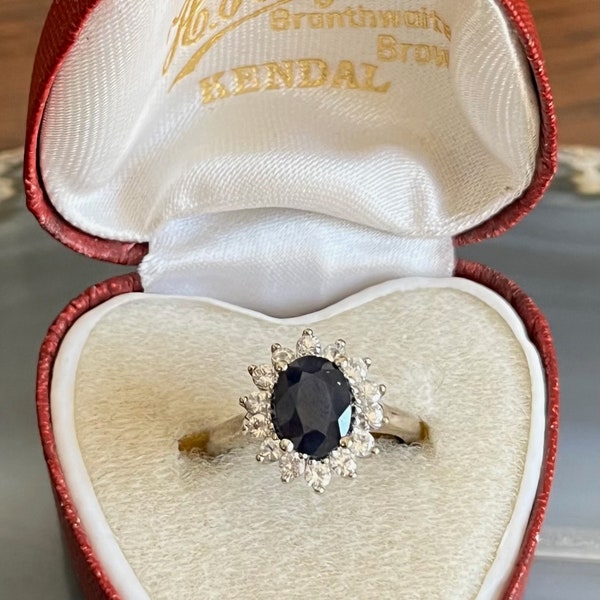 Vintage Ladies 10K Gold Ladies Sapphire Cluster Halo Ring