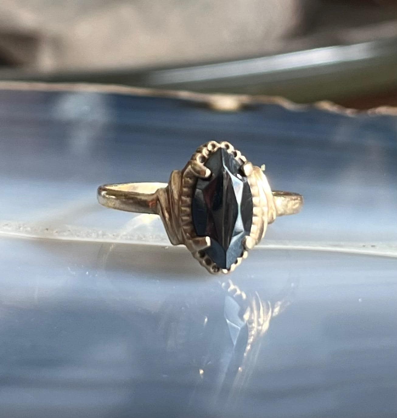 ヴィンテージ 10K ゴールド 華奢なマーキス ブラック アラスカン