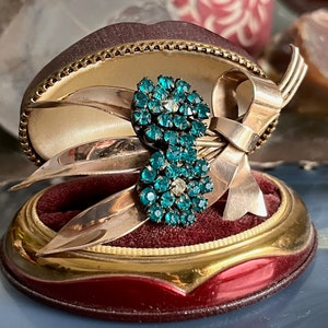 Vintage Mid Century Gold Plated Sterling Silver Teal Rhinestone Flower Leaf Spray Brooch