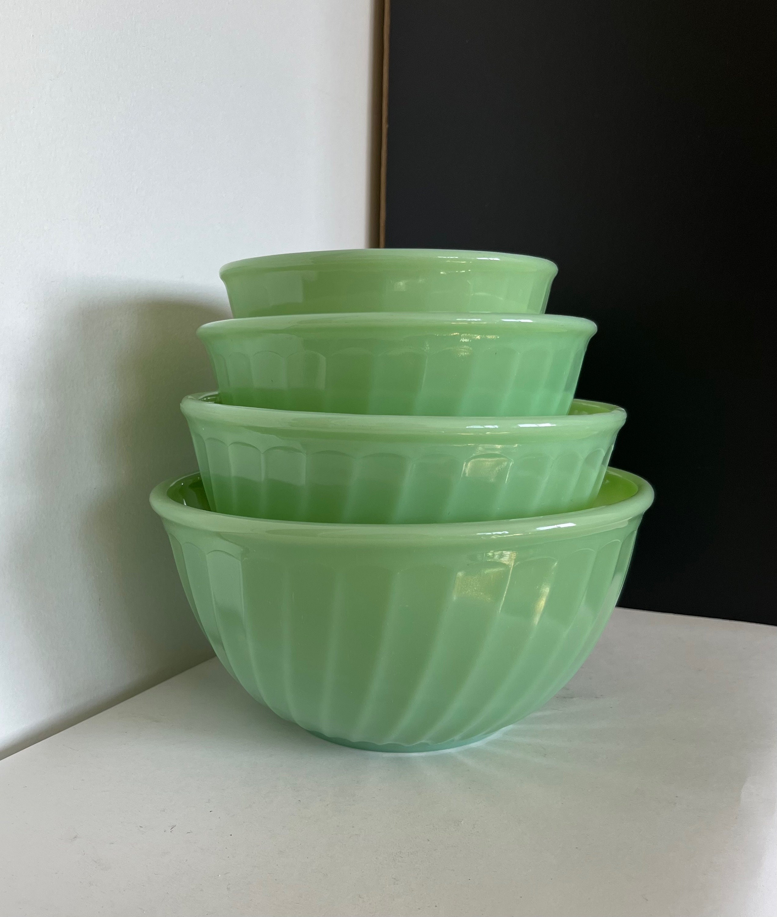 Vintage Fire King Set of 4 Jadeite Jadite Swirl Mixing Nesting