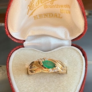 Vintage 14K Yellow Gold Marquise Emerald and Diamond Ladies Ring Band