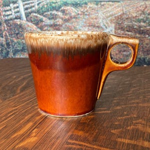 Hull Pottery - Vintage Stoneware Mug - Beautiful Brown Drip Glaze - &quot;O&quot; handle