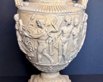Jarrón tipo urna Townley grecorromano antiguo, clásico relieve báquico, jarrón de pedestal de estilo neoclásico.