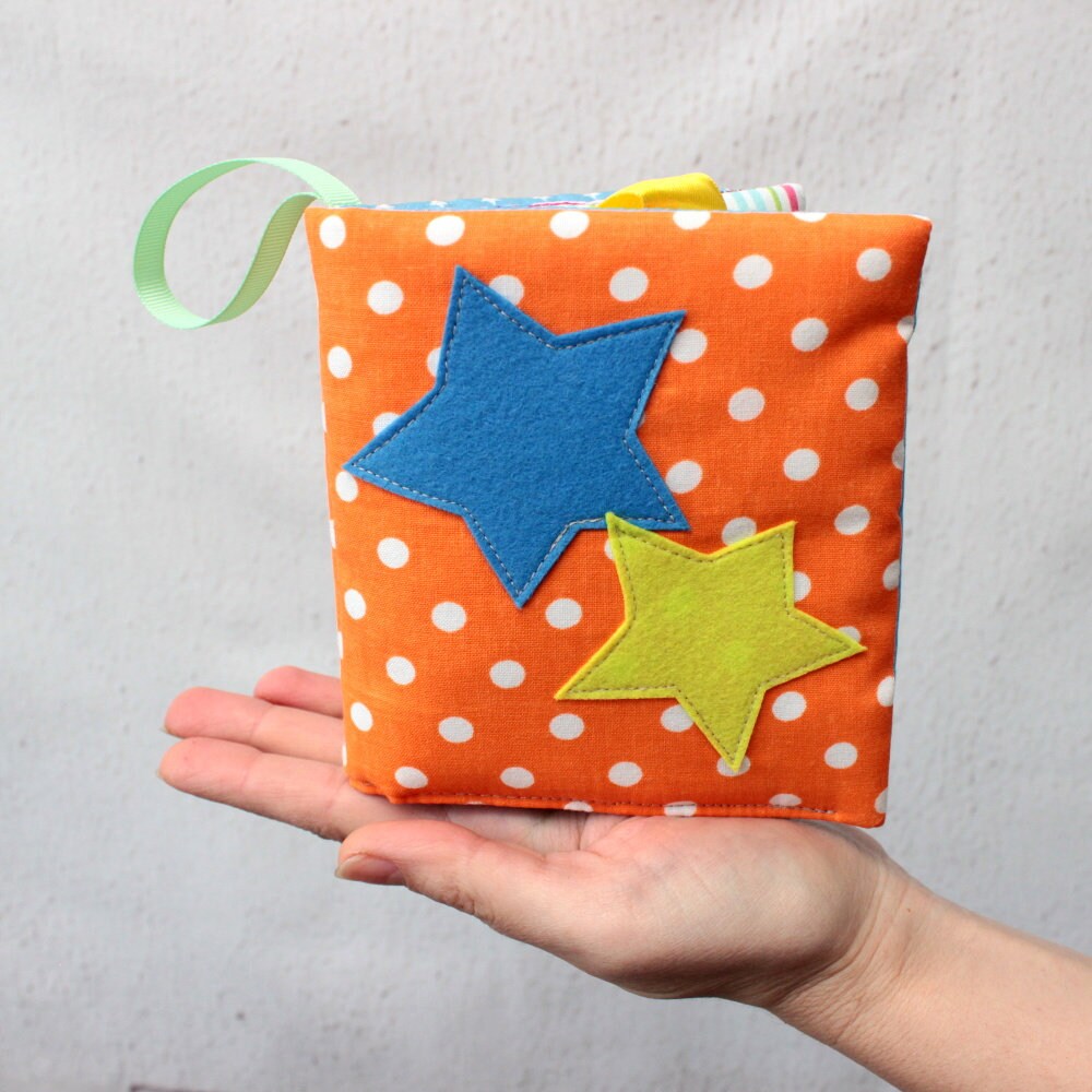 Livre D Eveil Livre Sensoriel Bebe Montessori Cadeau Etsy Livre D Eveil Livre Sensoriel Bebe Montessori Cadeau Etsy