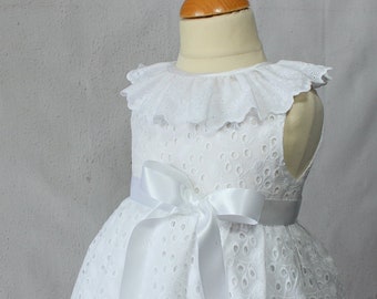 Robe Baptême, Broderie Anglaise, Robe Bébé, Sur mesure, Vêtement Cérémonie Enfant,Robe Blanche Fille, Baptême Bébé,Robe Cérémonie Bébé Fille