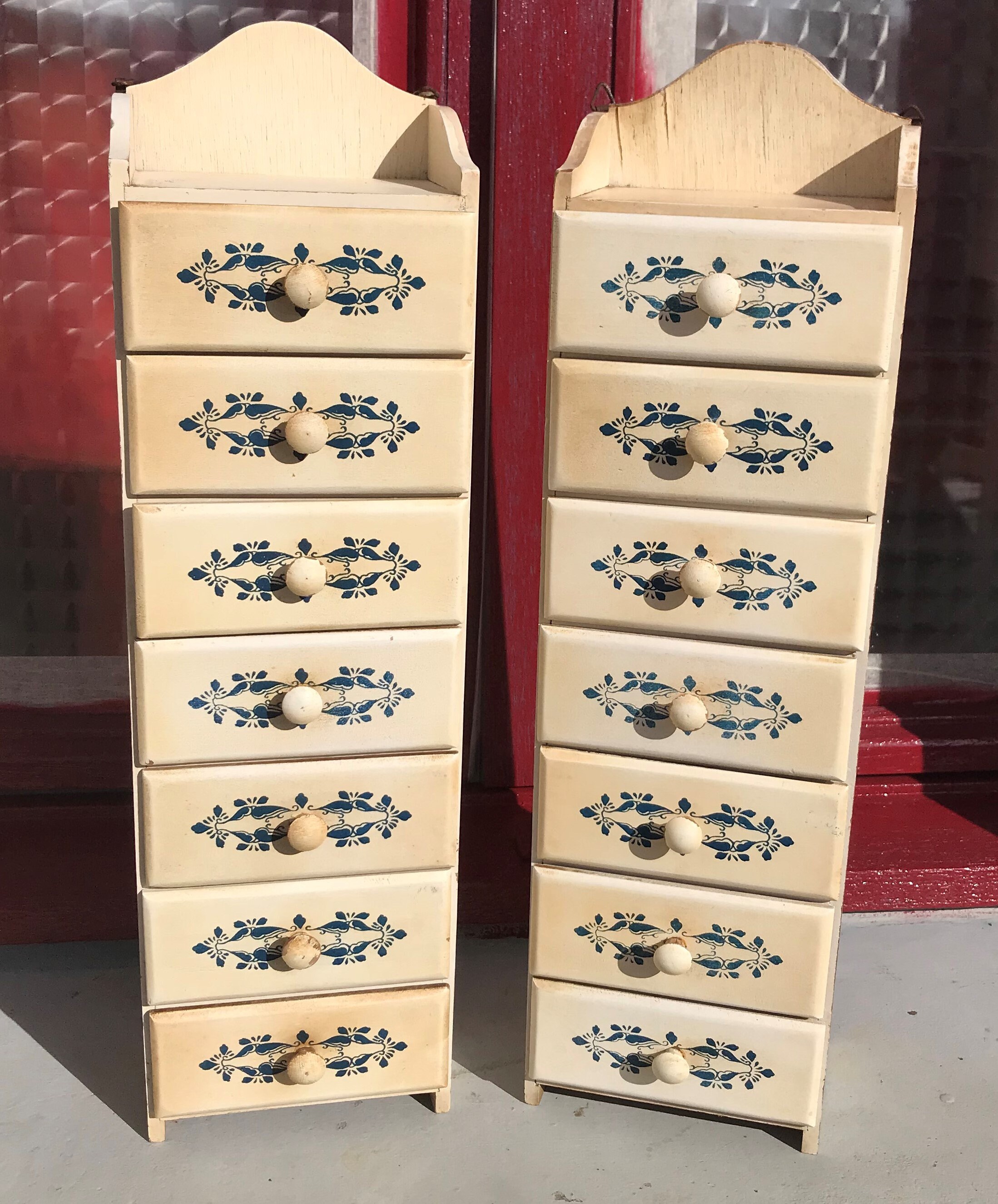 Lot Etageres A Tiroirs