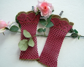 Crochet cotton cuffs - Half gloves in forest colors: amaranth and green - Autumn wedding colors