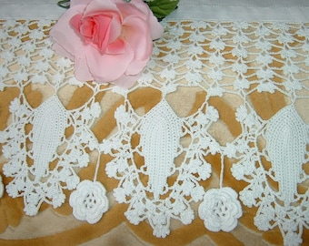 Border lace with Irish leaves and roses in crochet - Romantic home crochet - Border for curtains and tablecloths - 50cm x 17cm - Upon reservation
