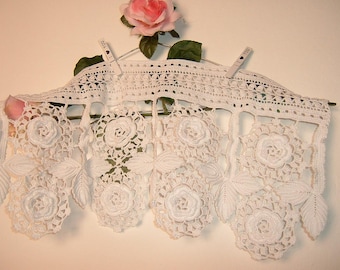 Crochet curtain lace - Border with leaves and Irish roses - Country house crochet - Italian handcrafted lace - cm.52x27
