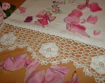 White crochet lace border-Lace with net background and Irish roses-Crochet romantic house-cm.50xcm.11-On ordering