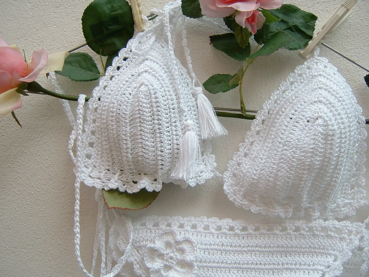 White lace bikini in crochetcrochet cotton Swimsuittriangle Bikini