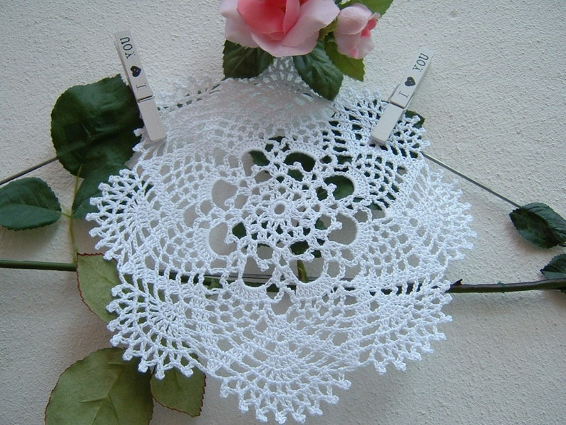 4 Centrini Da Tavola Kilofly In Cotone All'uncinetto – Tovagliette Floreali Vintage 25x25 Cm, Bianco