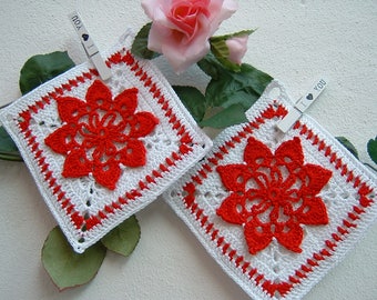 Crochet pot holders-Pair of pot holders in white and red cotton-Two Christmas pot holders with crochet-Christmas gifts-Kitchen suit