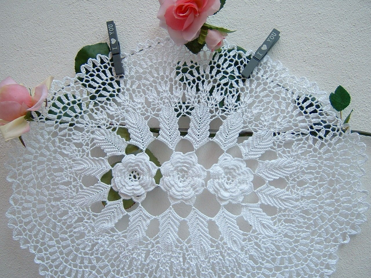 Oval Crochet Center-centerpiece with Irish roses-white cotton centerpiece-Italian  lace-mat crochet