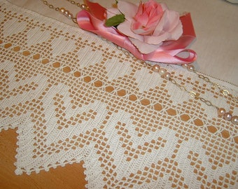 Crochet lace with hearts in white cotton - Filet border ready to apply - Border for curtain and tablecloth - 52cm x 22cm