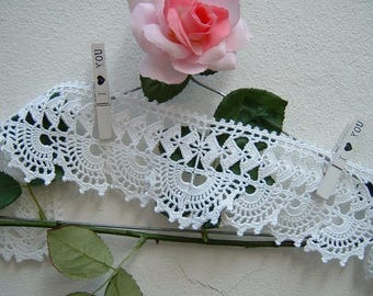 Crochet lace border with arch decoration - White cotton fan border - 53 x 8 cm