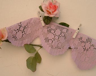 Romantic crochet lace edge - Filet lace to apply - Crochet finishing in lilac cotton cm.46xcm.15