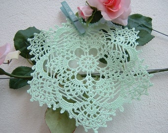 Crochet doily for favors - Light green cotton confetti holder center - Souvenir for guests - Gift for wedding