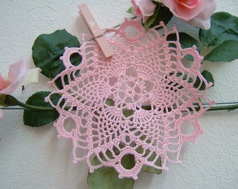 Crochet wedding favor doily - Pink cotton confetti center - Crochet souvenir for guests - Wedding gift