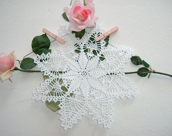 Crochet Christmas Centerpiece - Star Shaped Doily - White Cotton Home Ornament - Christmas Decoration