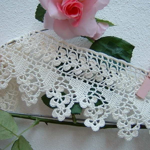 Bordo in pizzo all'uncinetto con i fiori-Pizzo in cotone colore avorio-Crochet casa romantica-cm.50xcm.9-Su prenotazione
