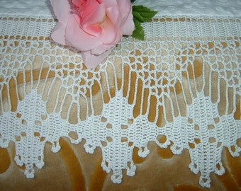 White lace for crochet border. Cotton border with flowers and bows. Crochet romantic house-cm.50xcm.16-On reservation