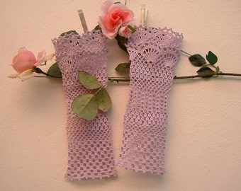 Lilac cotton sleeves - Romantic crochet lace cuffs - Brides and bridesmaids gloves - Fingerless gloves - Wedding cuffs