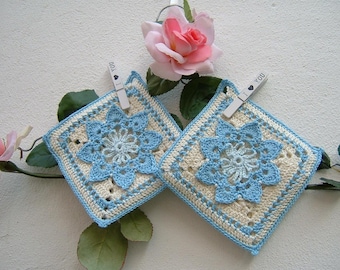 Pair of crochet potholders - Cotton potholders with blue flowers - Kitchen set