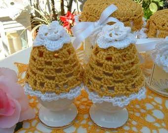 Crochet egg covers - Set of six egg warmers in yellow and white cotton - Handmade lace for the home