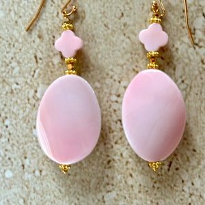 Pink Queen Conch Earrings Queen Conch Earring Pink Shell Earring Statement Earrings Pink Queen Conch Dangle Earrings Quatrefoil Handmade