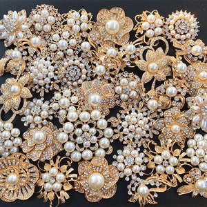 40 pcs Gold tone Brooch Bouquet Supplies Crystal Rhinestone Pearl Brooch Pin Cake Decoration Wedding Gift Decor Invitation Embellishment