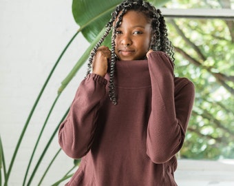 Viajera Sweater - High neck with pockets made from 100% organic cotton - full sleeve