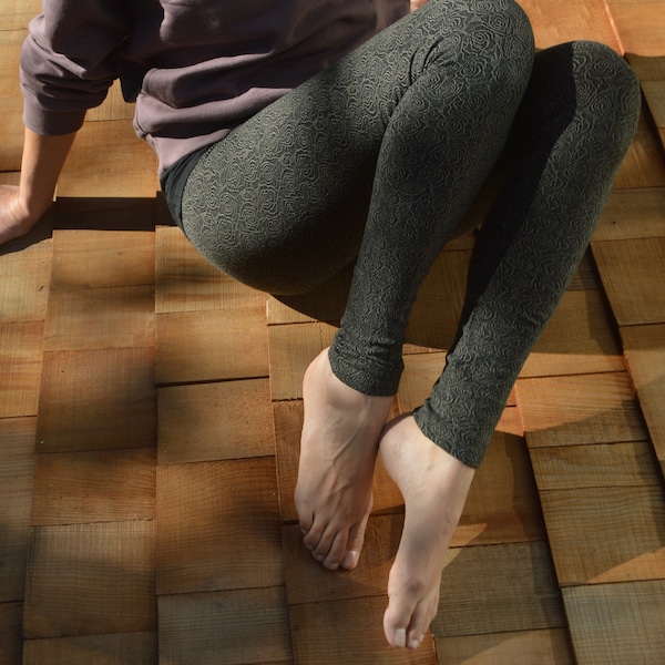 Rosa Leggings - organic cotton jacquard thick leggings- stretchy warm leggings with rose design